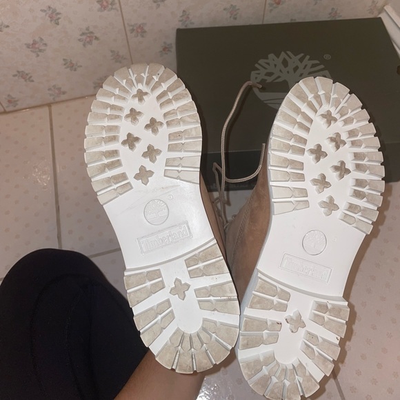 Timberland Nude/White Boots ❄️ - Picture 10 of 11